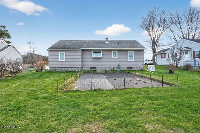 1399 Van Hoesen Road, Schodack, NY 12033