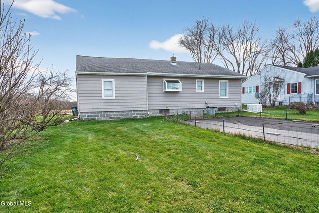 1399 Van Hoesen Road, Schodack, NY 12033