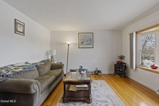 1399 Van Hoesen Road, Schodack, NY 12033