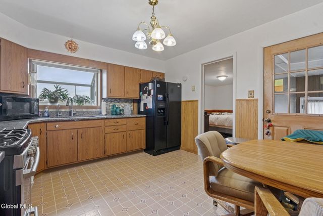 1399 Van Hoesen Road, Schodack, NY 12033