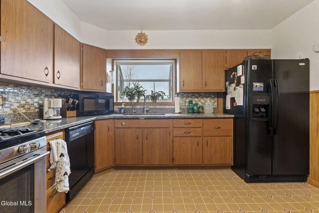 1399 Van Hoesen Road, Schodack, NY 12033