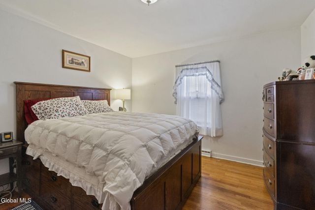 1399 Van Hoesen Road, Schodack, NY 12033