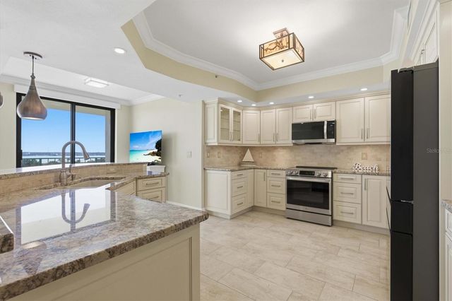 670 ISLAND WAY 802, Clearwater Beach, FL 33767