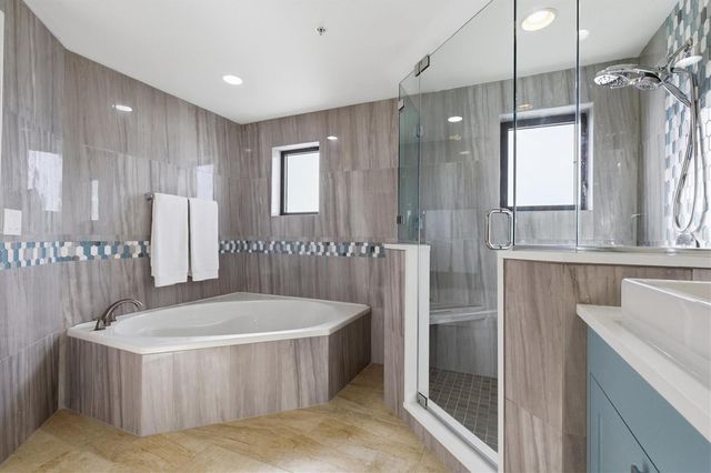 670 ISLAND WAY 802, Clearwater Beach, FL 33767