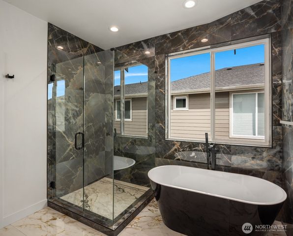 101 Palisades Place, Pacific, WA 98047