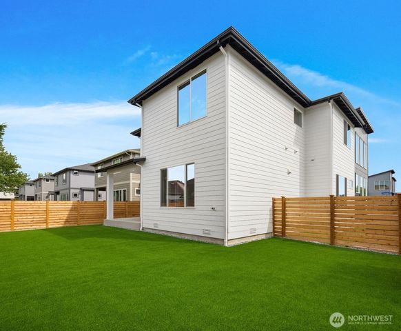 101 Palisades Place, Pacific, WA 98047