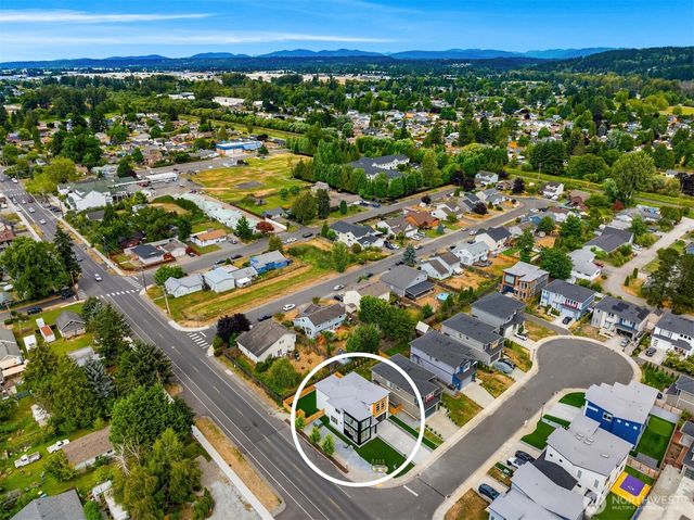 101 Palisades Place, Pacific, WA 98047