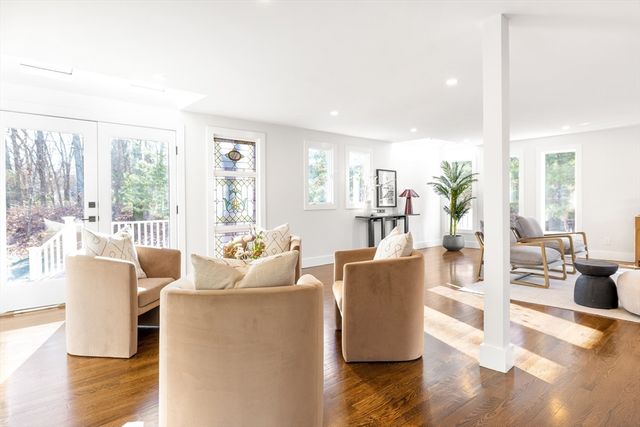 157 Wilshire Dr, Sharon, MA 02067