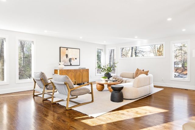 157 Wilshire Dr, Sharon, MA 02067