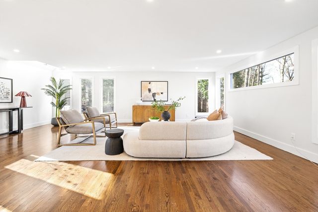 157 Wilshire Dr, Sharon, MA 02067