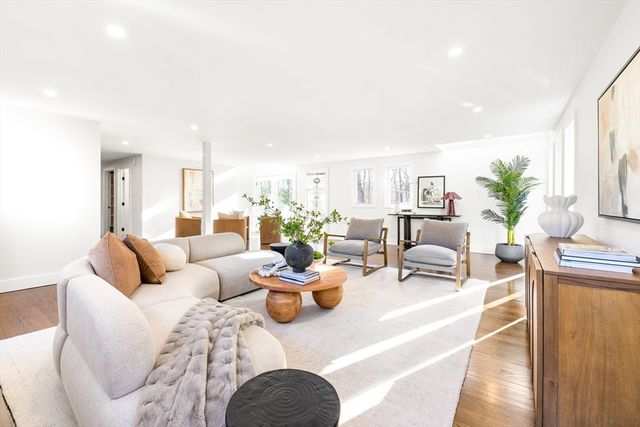 157 Wilshire Dr, Sharon, MA 02067