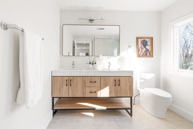 157 Wilshire Dr, Sharon, MA 02067