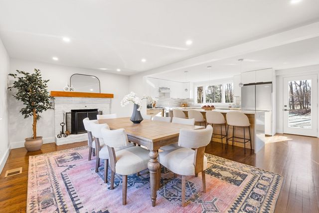 157 Wilshire Dr, Sharon, MA 02067