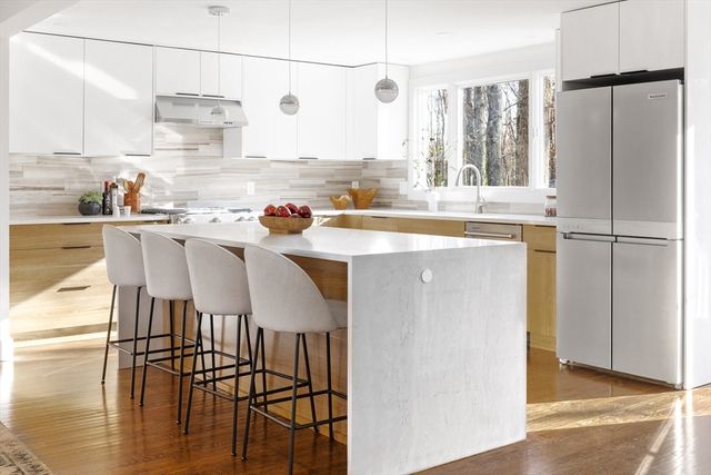 157 Wilshire Dr, Sharon, MA 02067