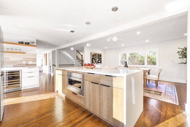 157 Wilshire Dr, Sharon, MA 02067