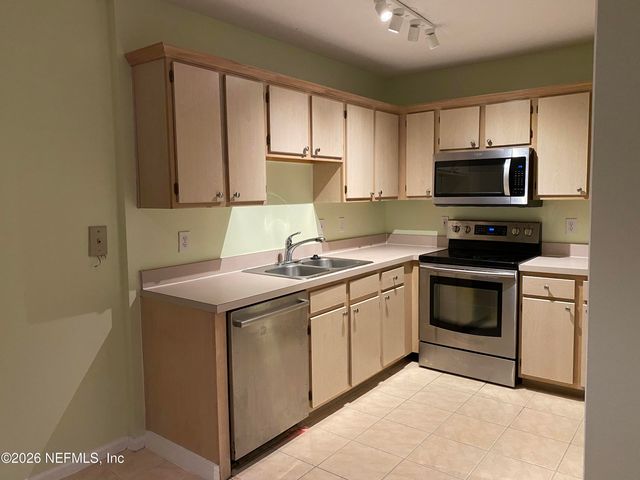 1655 THE GREENS Way 3425, Jacksonville Beach, FL 32250