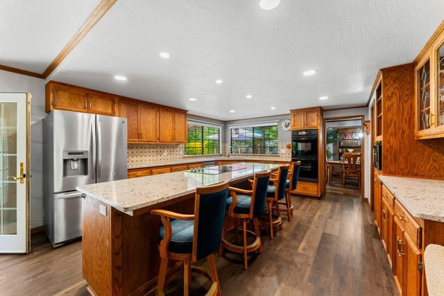 180 Horseshoe Drive, Grants Pass, OR 97526