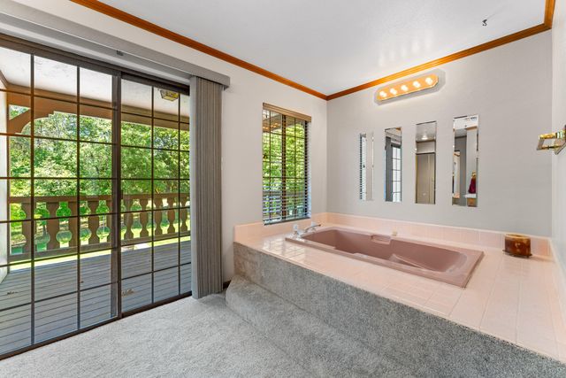 180 Horseshoe Drive, Grants Pass, OR 97526