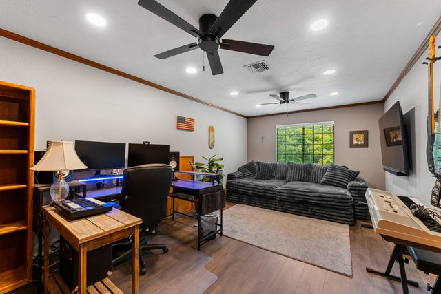 180 Horseshoe Drive, Grants Pass, OR 97526