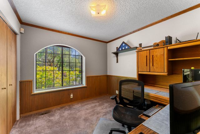 180 Horseshoe Drive, Grants Pass, OR 97526
