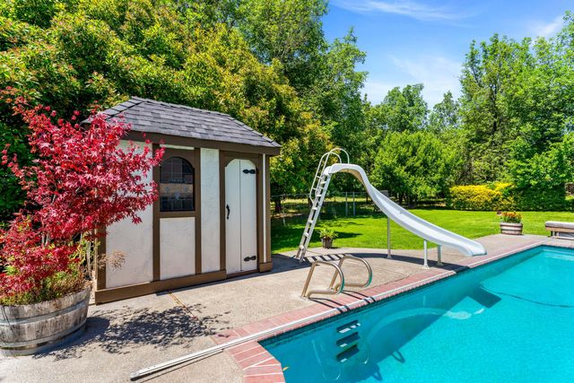 180 Horseshoe Drive, Grants Pass, OR 97526