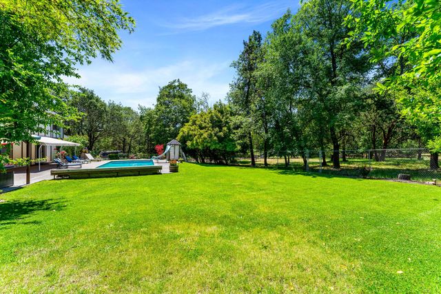 180 Horseshoe Drive, Grants Pass, OR 97526