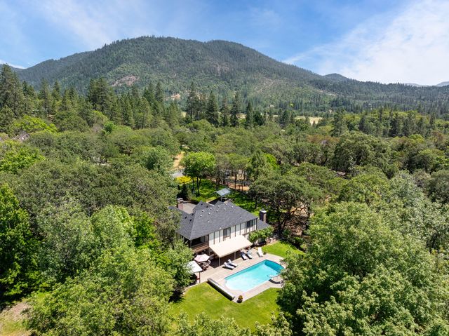 180 Horseshoe Drive, Grants Pass, OR 97526