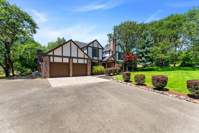 180 Horseshoe Drive, Grants Pass, OR 97526