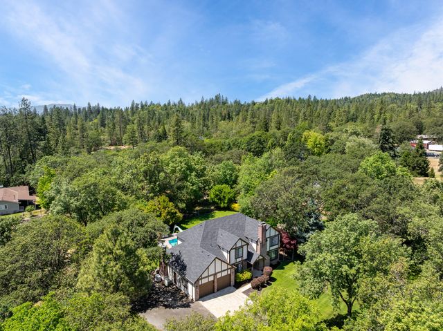 180 Horseshoe Drive, Grants Pass, OR 97526