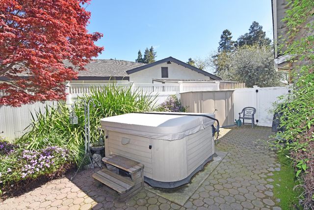 1701 Sylvia Ct, Turlock, CA 95382