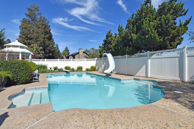 1701 Sylvia Ct, Turlock, CA 95382