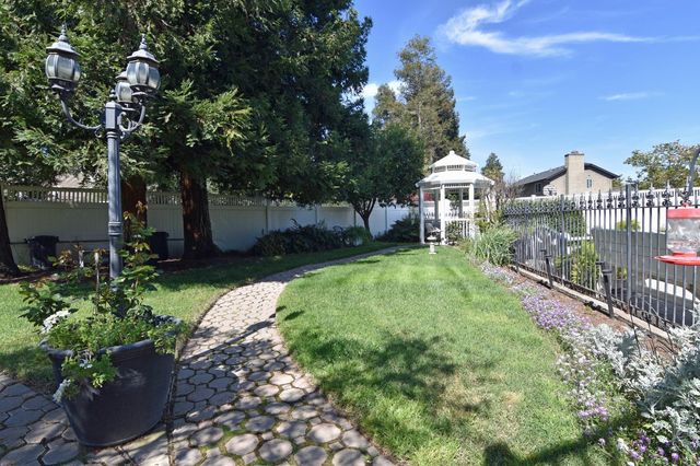 1701 Sylvia Ct, Turlock, CA 95382