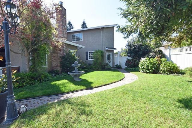 1701 Sylvia Ct, Turlock, CA 95382