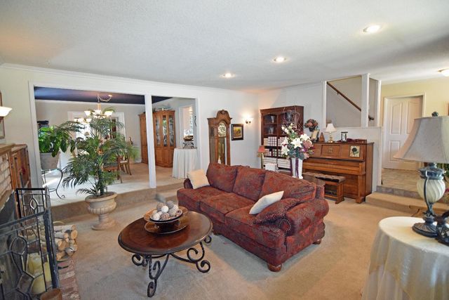 1701 Sylvia Ct, Turlock, CA 95382