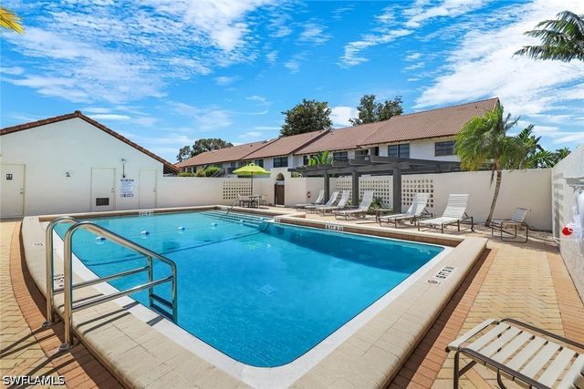 4092 Belair LN 15, Naples, FL 34103