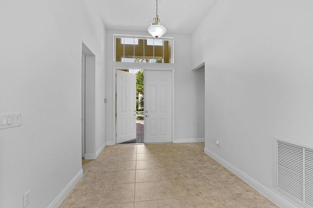 9724 Via Grandezza W, Wellington, FL 33411