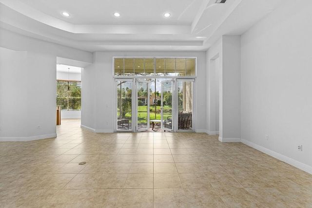 9724 Via Grandezza W, Wellington, FL 33411