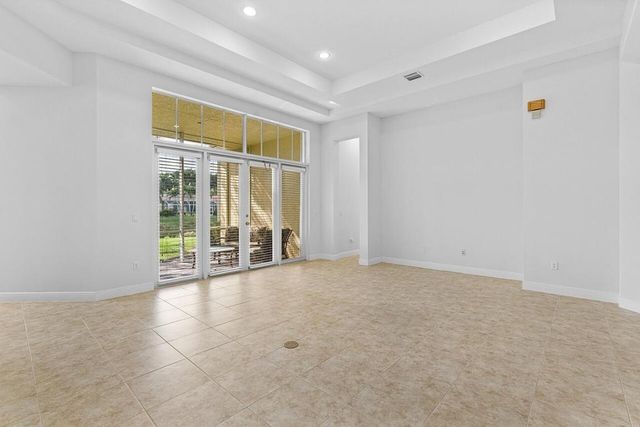 9724 Via Grandezza W, Wellington, FL 33411