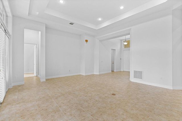 9724 Via Grandezza W, Wellington, FL 33411