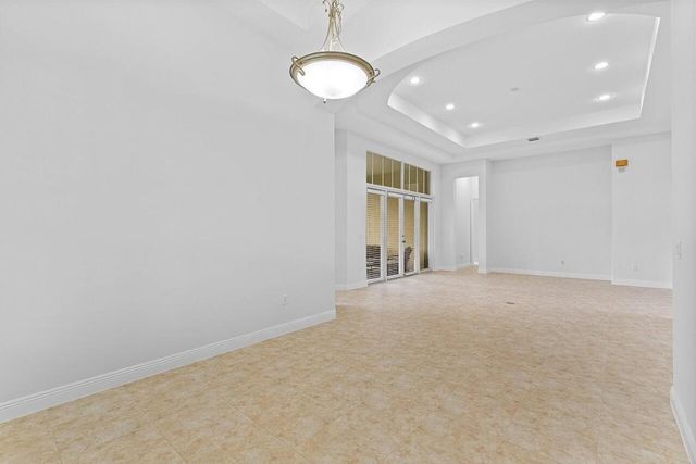 9724 Via Grandezza W, Wellington, FL 33411