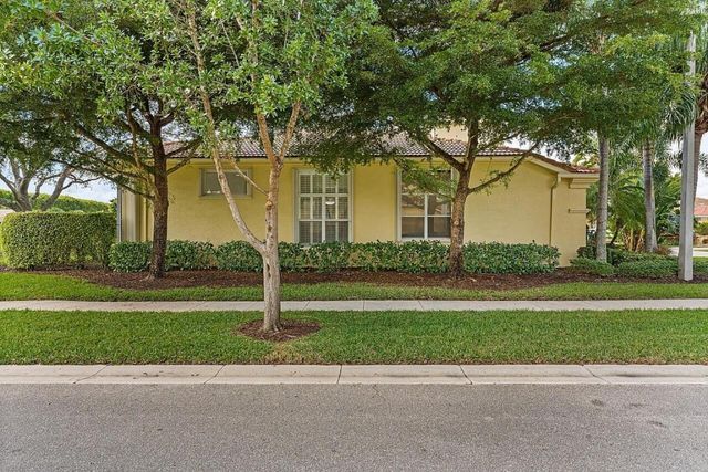 9724 Via Grandezza W, Wellington, FL 33411