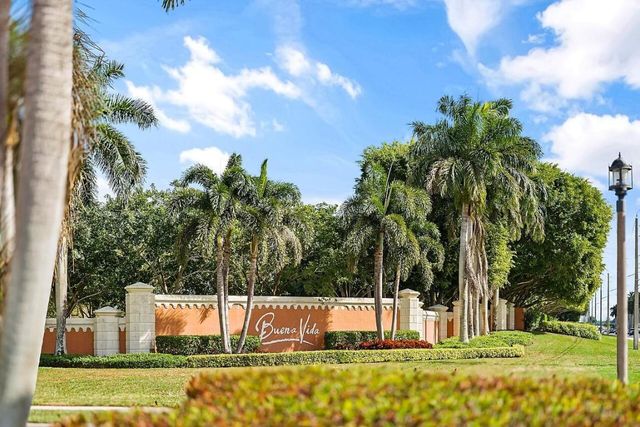 9724 Via Grandezza W, Wellington, FL 33411