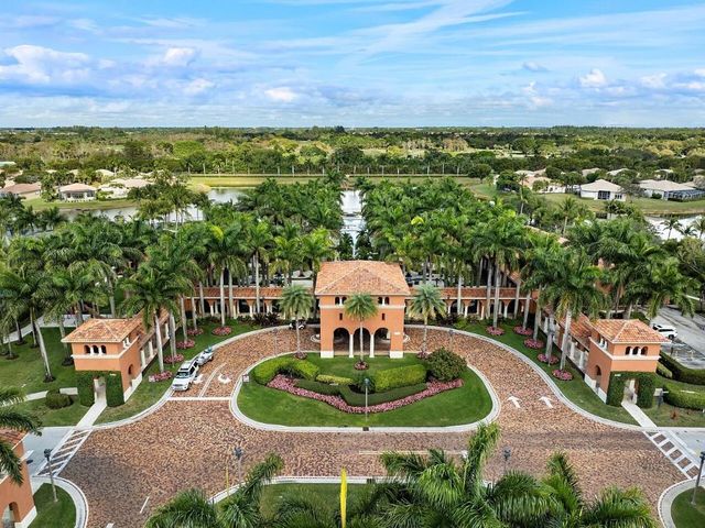 9724 Via Grandezza W, Wellington, FL 33411