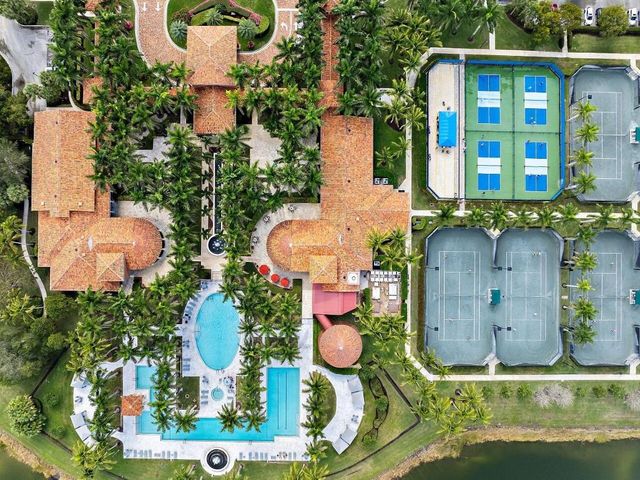 9724 Via Grandezza W, Wellington, FL 33411