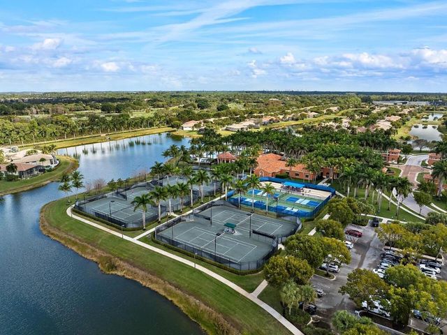 9724 Via Grandezza W, Wellington, FL 33411