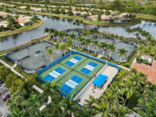 9724 Via Grandezza W, Wellington, FL 33411