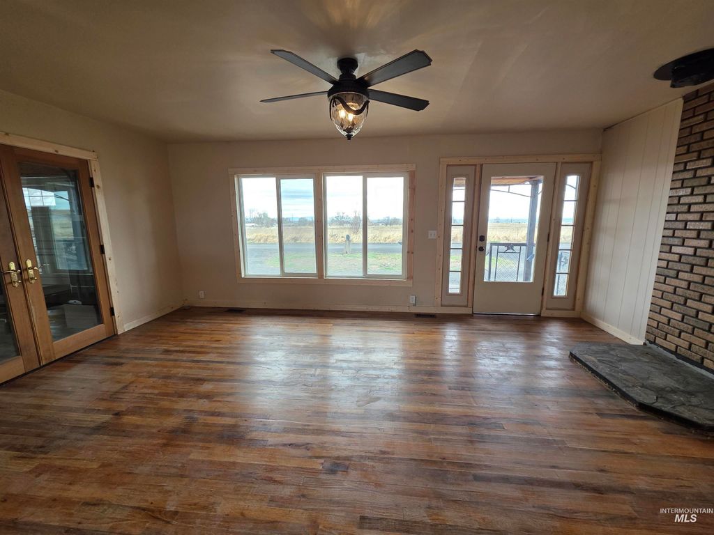 221 Juniper Street, Buhl, ID 83316 photo 2