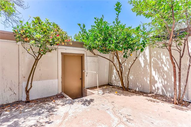 8098 Kerr Green, Buena Park, CA 90621