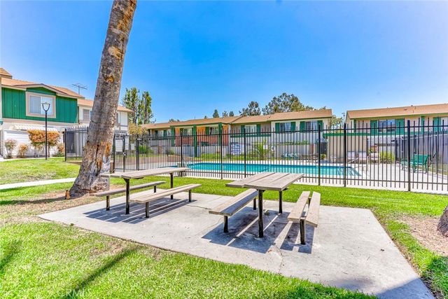 8098 Kerr Green, Buena Park, CA 90621
