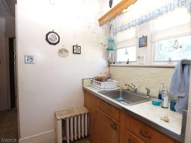 48 Caroline Ave, Pequannock Twp., NJ 07444